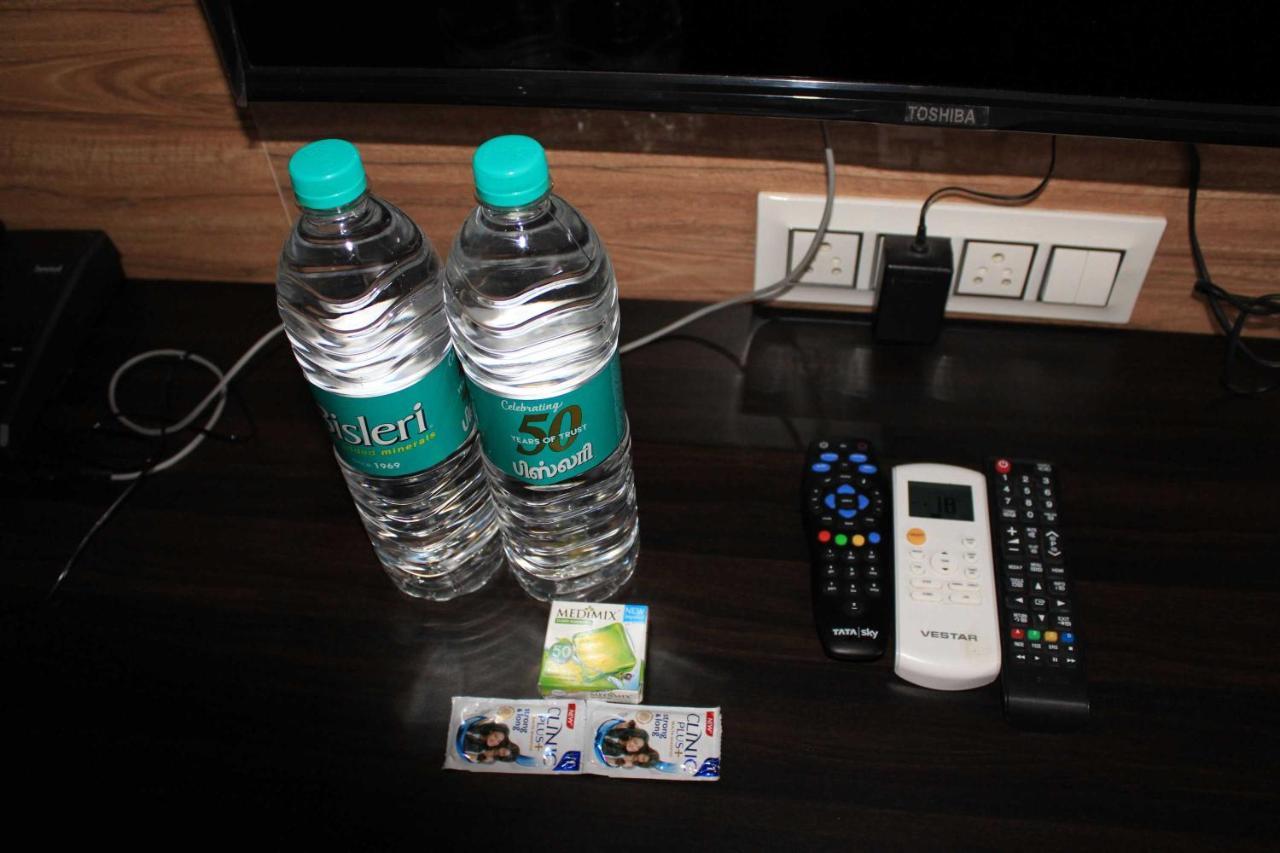 Hotel Adhi Residency - Cleanliness & Friendliness Room Vl Vardharaja Temple กาญจีปุรัม ภายนอก รูปภาพ