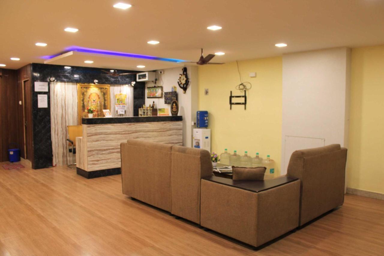 Hotel Adhi Residency - Cleanliness & Friendliness Room Vl Vardharaja Temple กาญจีปุรัม ภายนอก รูปภาพ