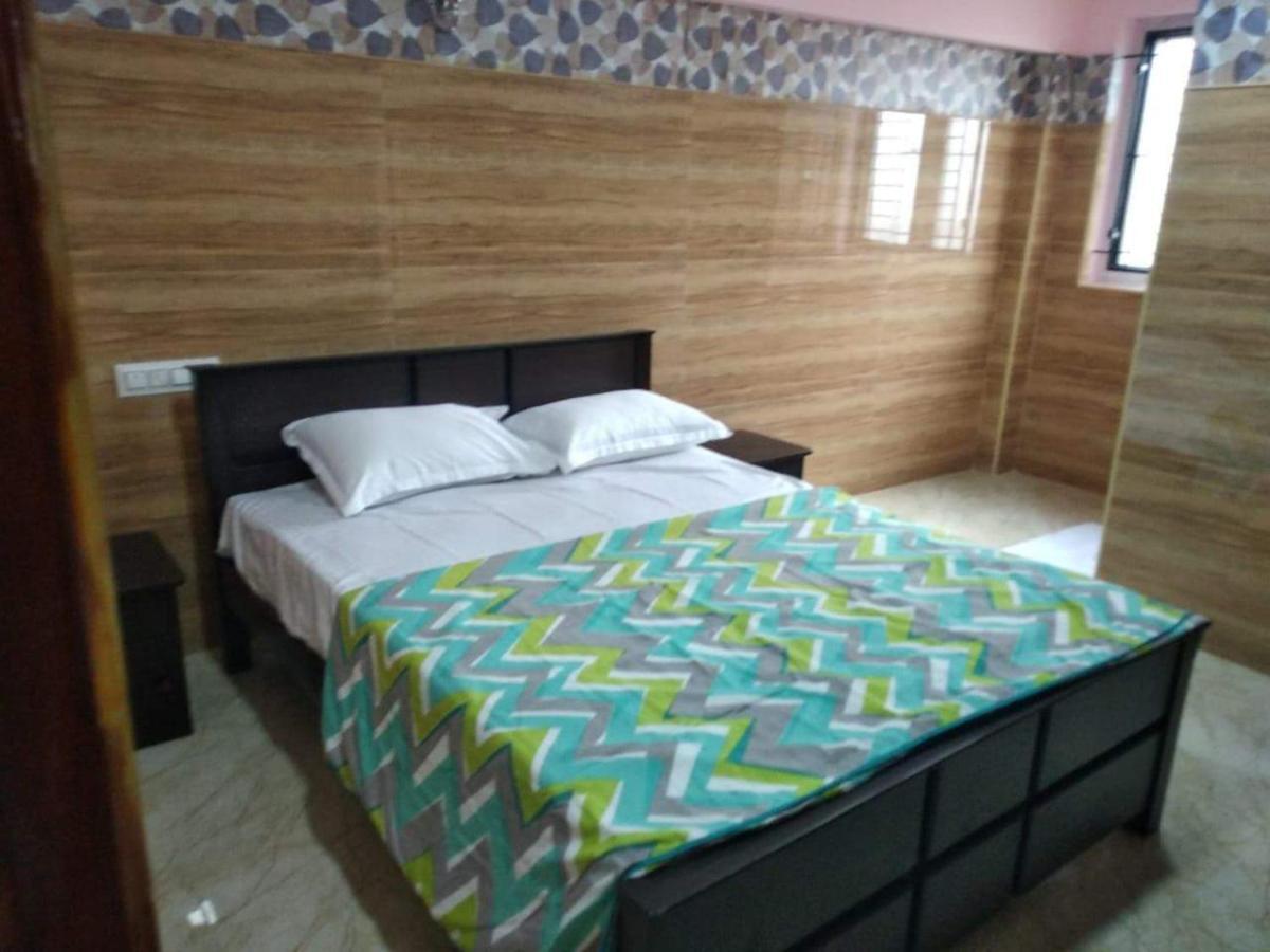 Hotel Adhi Residency - Cleanliness & Friendliness Room Vl Vardharaja Temple กาญจีปุรัม ภายนอก รูปภาพ